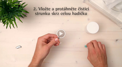 Jak správně vyčistit závěsné sluchadlo s tenkou hadičkou